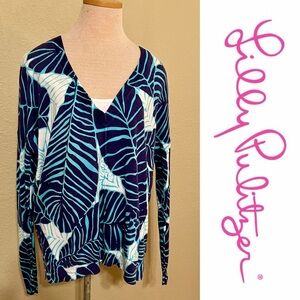 Lilly Pulitzer Eleni sweater in Navy, Aqua and White palm print-Sz M